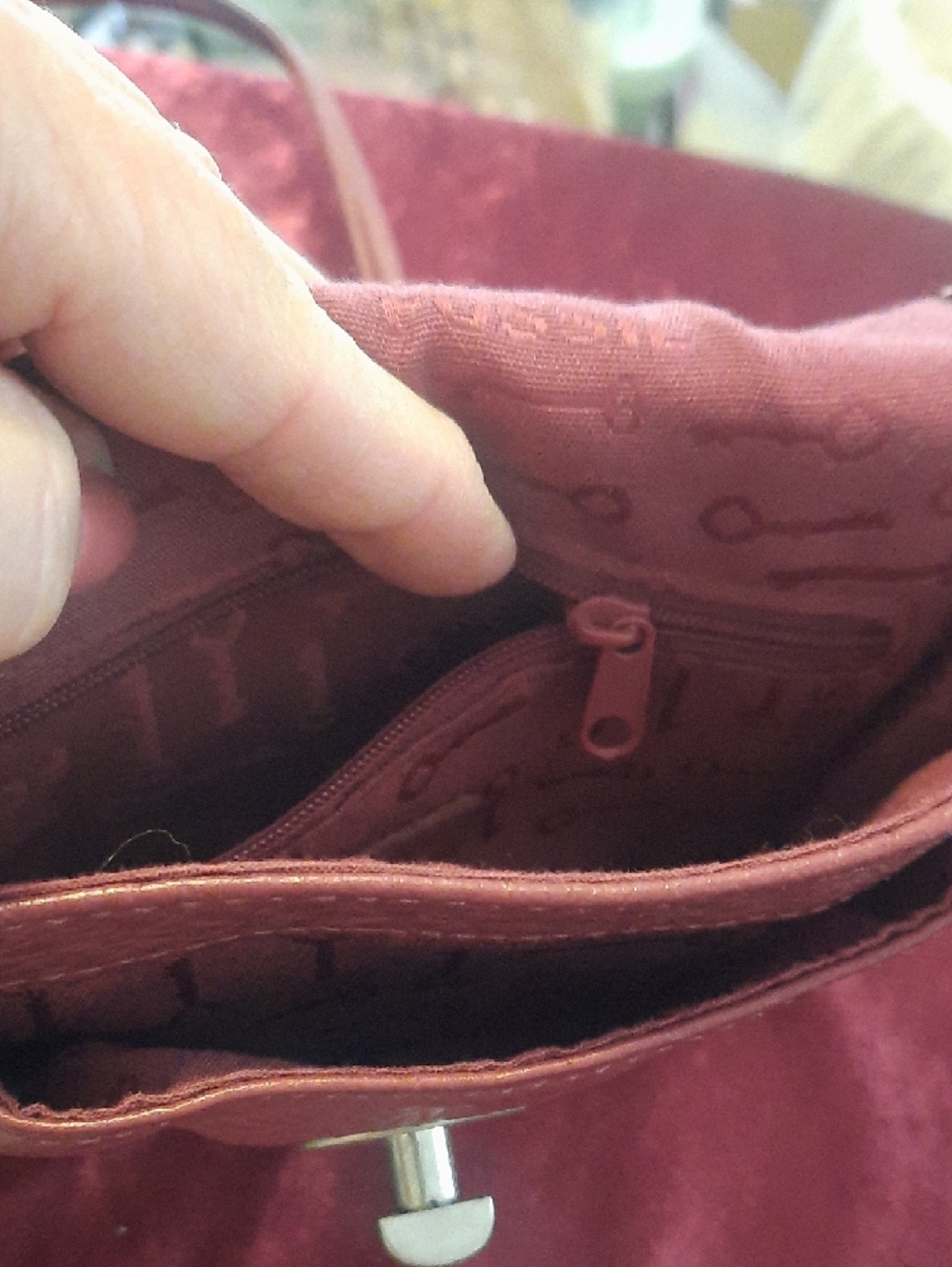 Fossil Rose Pink Pebbled Leather Crossbody Bag - Picture 2 of 5